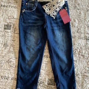 Size 10 girls wallflower capris. New